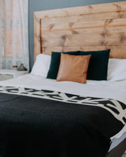 Destino Blanket - Natural / Black - Sassera