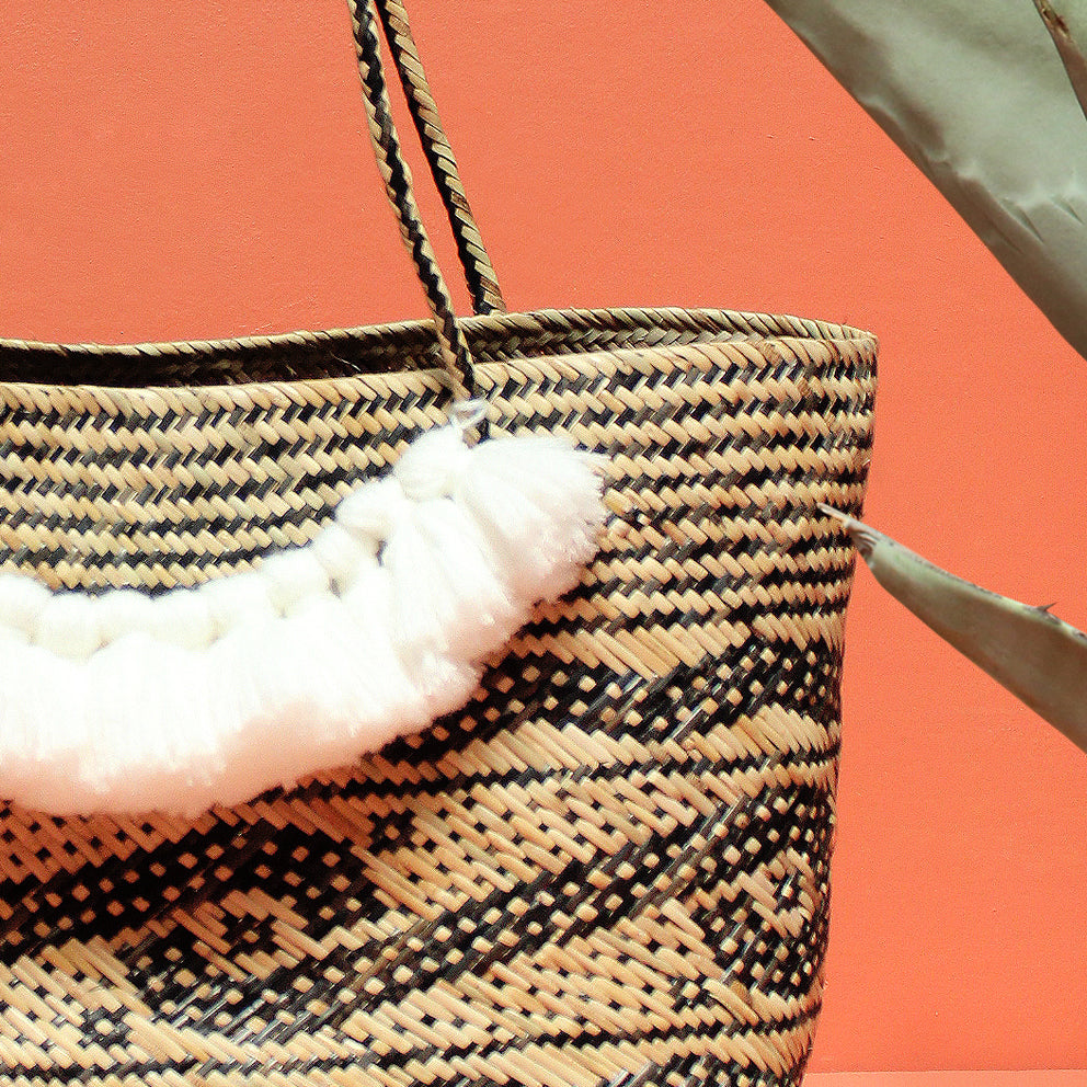 Borneo Medio Straw Tote Bag - Hand Bag with White Roman Tassels - Sassera