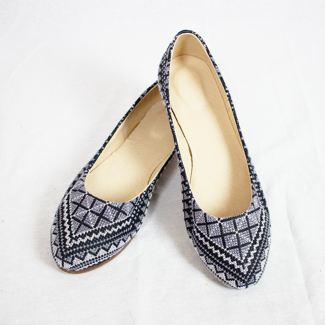 Yasmin Flat - Gray - Sassera